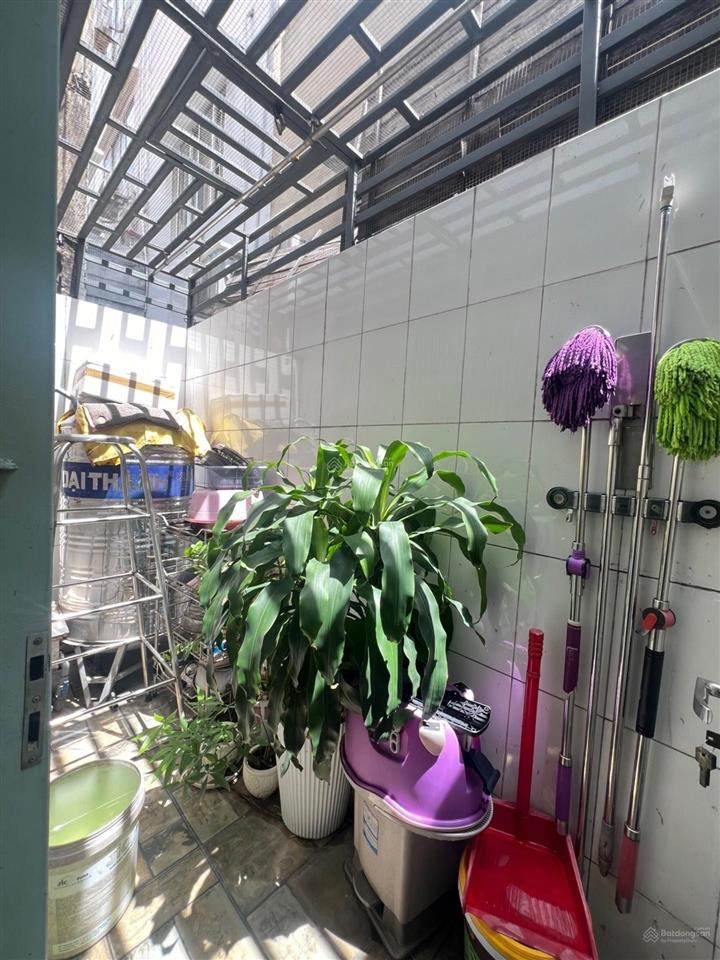 Nhà hẻm xe hơi thông tứ tung phạm hùng q8 56m 4pn full nội thất