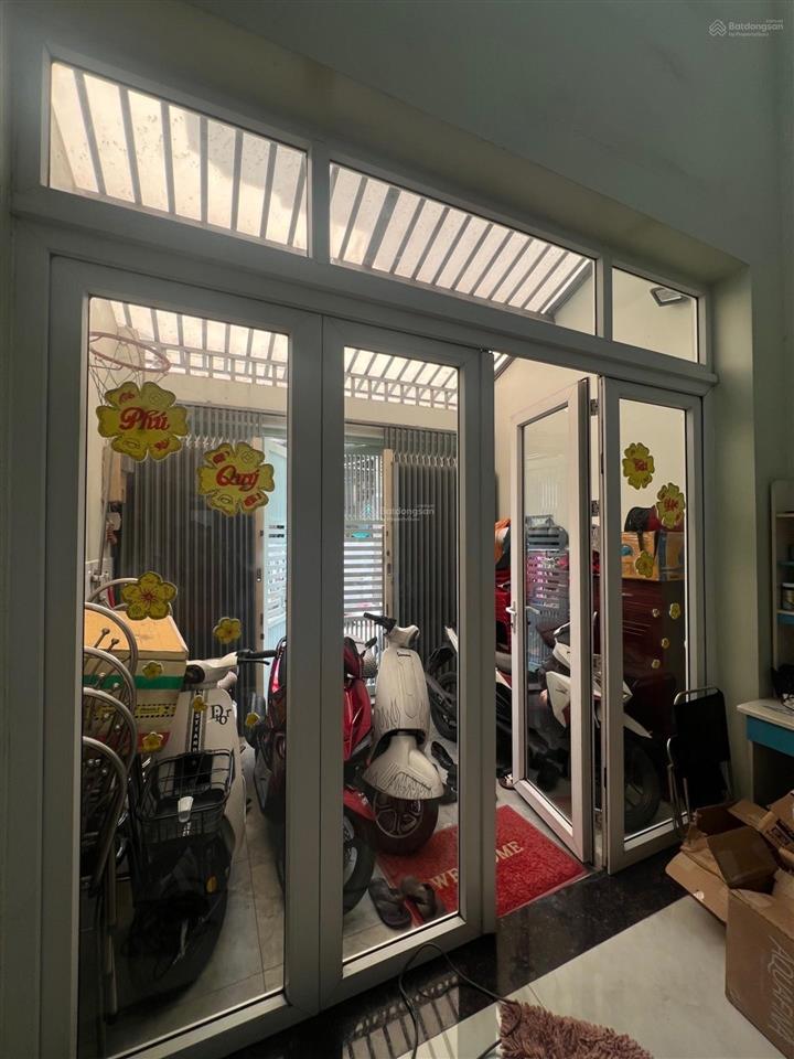 Nhà hẻm xe hơi thông tứ tung phạm hùng q8 56m 4pn full nội thất