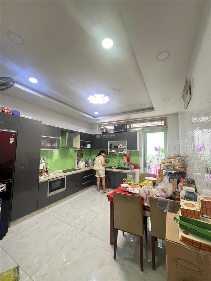 Nhà hẻm xe hơi thông tứ tung phạm hùng q8 56m 4pn full nội thất