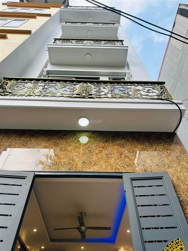 Bán nhà phú diễn 40m, 5 tầng thang máy, chỉ 11.5 tỷ phân lô, 50m ôtô tránh, nhà mới tinh, pull côn