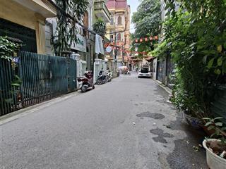 Bán nhà phú diễn 40m, 5 tầng thang máy, chỉ 11.5 tỷ phân lô, 50m ôtô tránh, nhà mới tinh, pull côn