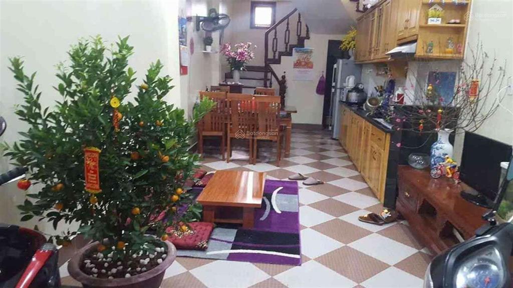 Bán nhà phú diễn 42m, 5 tầng, ô tô đỗ hai mặt đường, hơn 12 tỷ, chủ thiện chí, còn thương lượng m