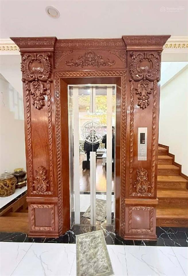 Bán nhà phố nguyễn đổng chi 68m 6 tầng thang máy lô góc ô tô tránh 31.5 tỷ
vị trí đẹp tt từ liêm