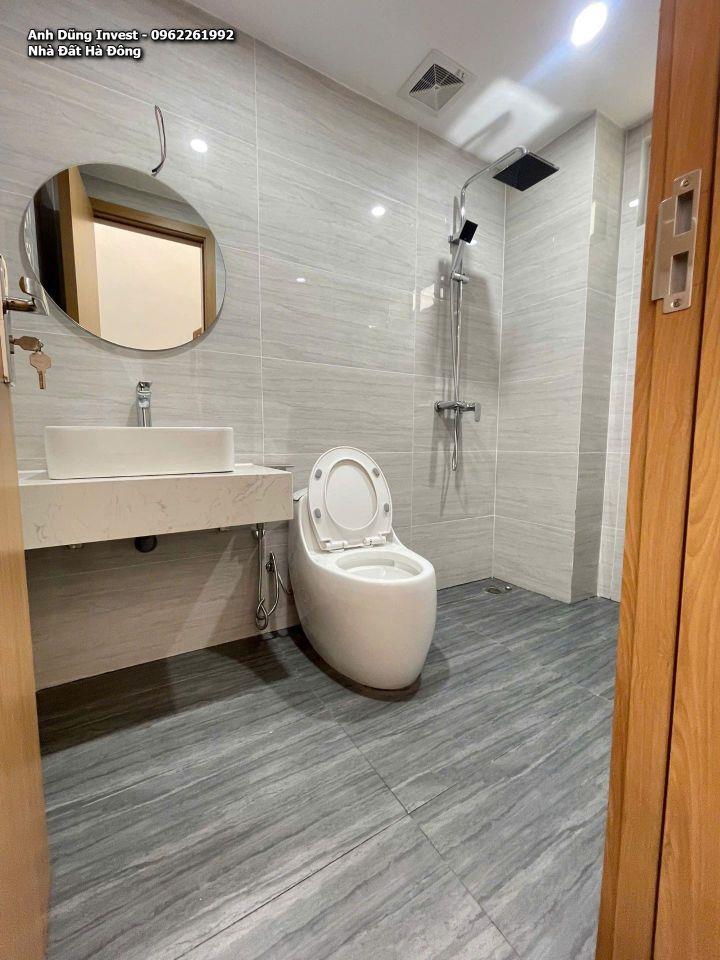 Bán nhà Đồng Nhân 31m², 4 tầng, mặt tiền rộng, Gần Trường, Chợ 300 m— 5.2 tỷ