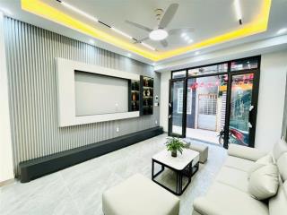 siêu phẩm 4 tầng mặt ngõ Lê Lai