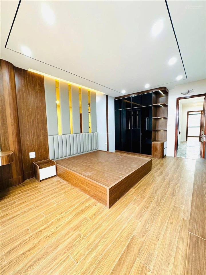 Nhà lò đúc hai bà trưng ngõ nông gần phố 30m ra oto 52m2 6 tầng thang máy 4m mặt tiền ở ngay 11.8t