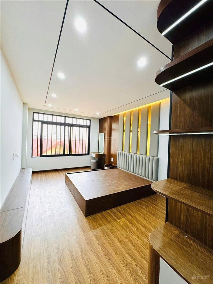 Nhà lò đúc hai bà trưng ngõ nông gần phố 30m ra oto 52m2 6 tầng thang máy 4m mặt tiền ở ngay 11.8t