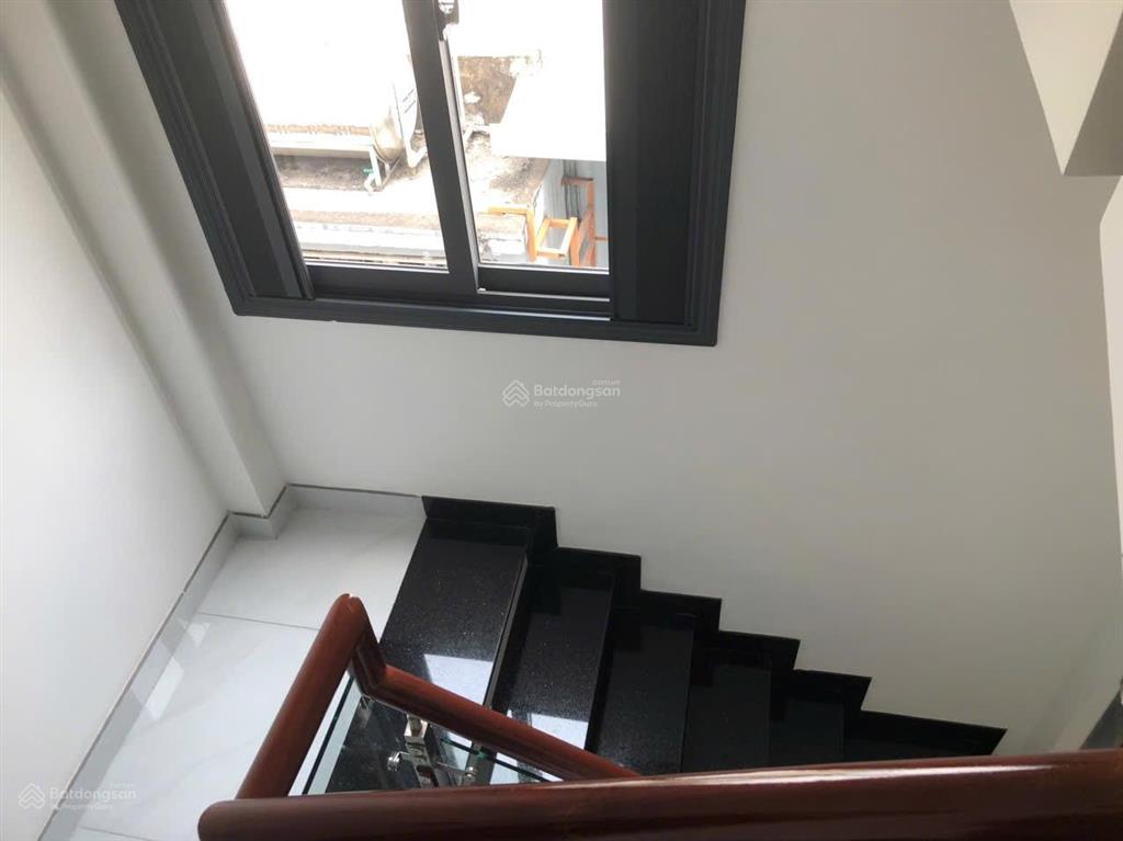 Nhà đẹp hai mặt hẻmcách mt nguyễn cảnh chân 30m 8.8t