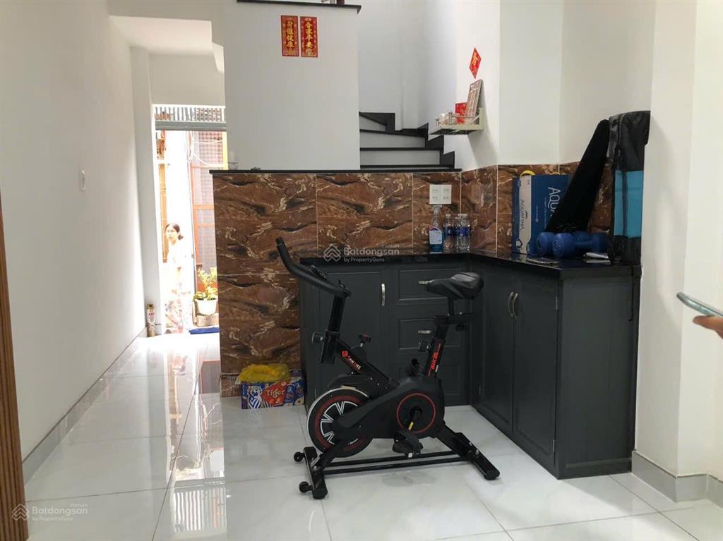 Nhà đẹp hai mặt hẻmcách mt nguyễn cảnh chân 30m 8.8t