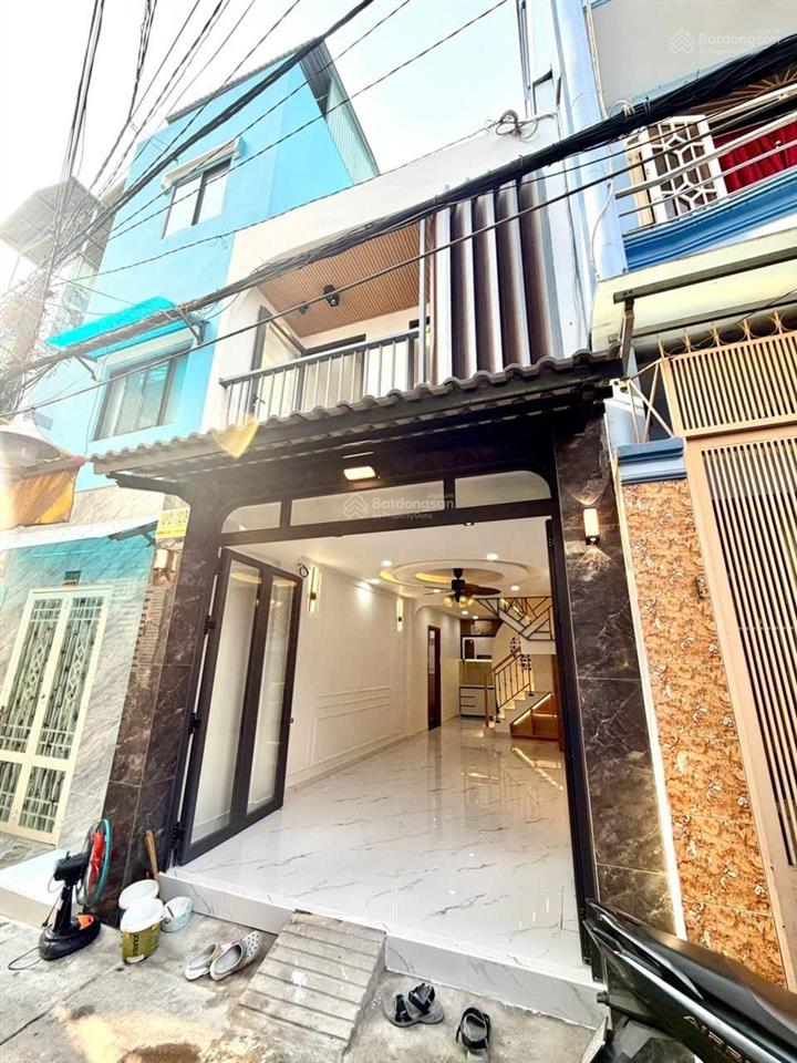 Nhà 2 mặt hẻm lê hồng phong tt q5  nở hậu  ban công thoáng  cách mt 100m