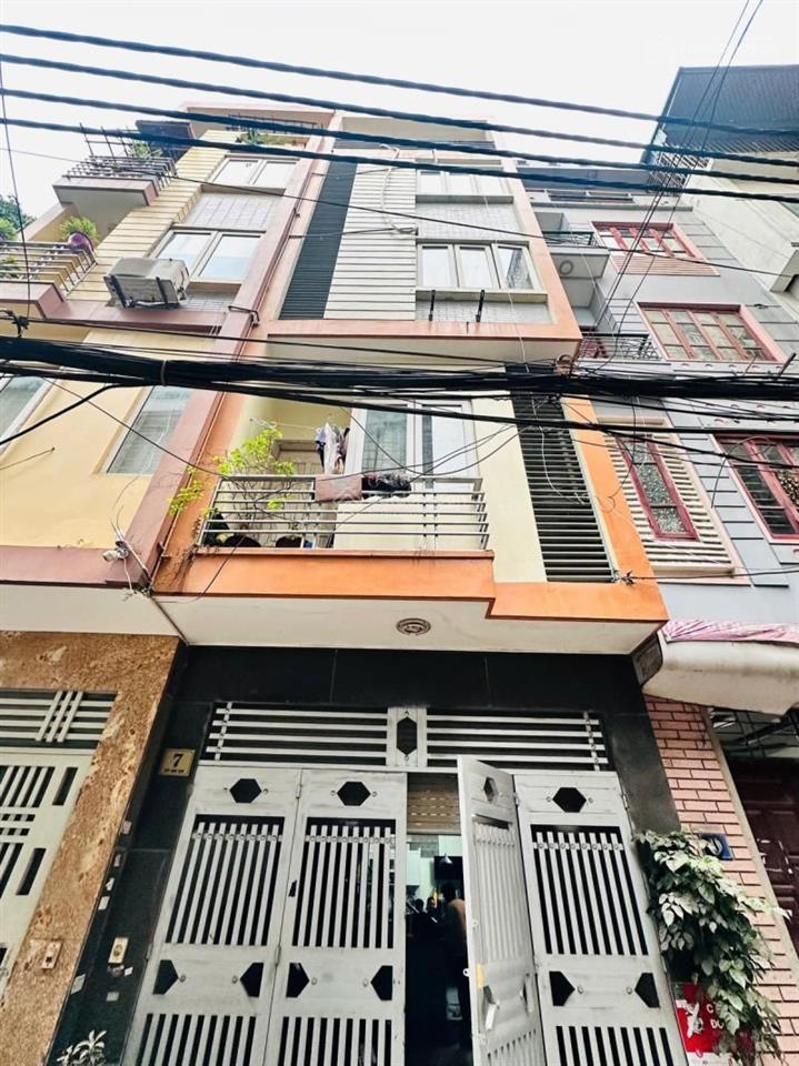 Nhà xuân đỉnh 32m2, ô tô đỗ cửa, 5 tầng dân xây, gần ngoại giao đoàn, 9.5 tỷ