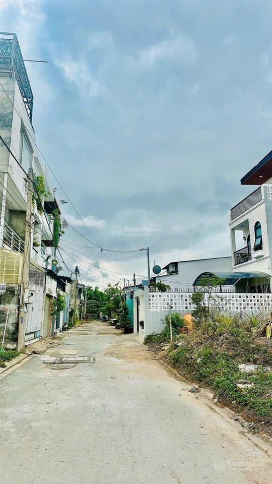 Bán đất đường bưng ông thoàn gần liên phường. bán gấp để giải quyết công việc . giá tốt chỉ 3ty999