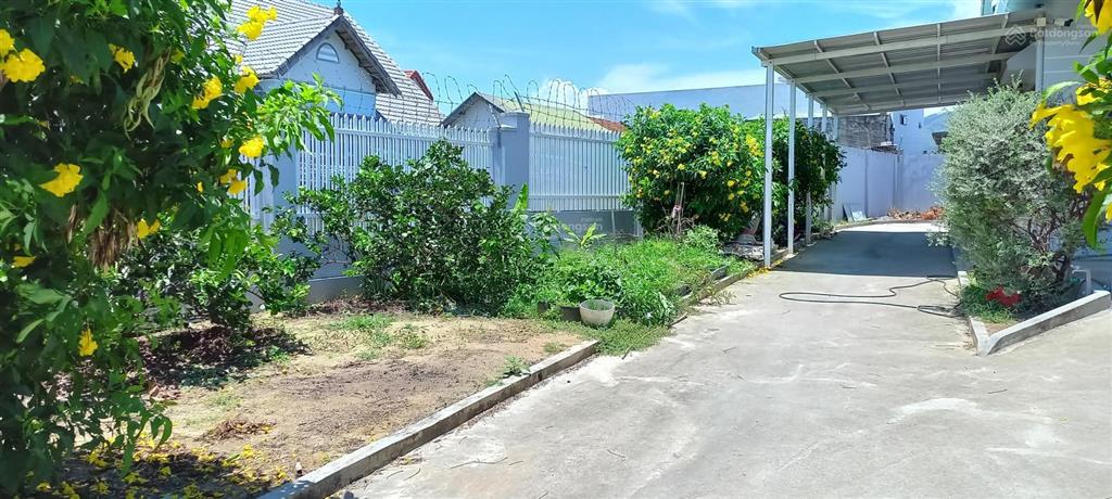 Nhà và đất. 890 m2. 18 tỷ. business opportunity.