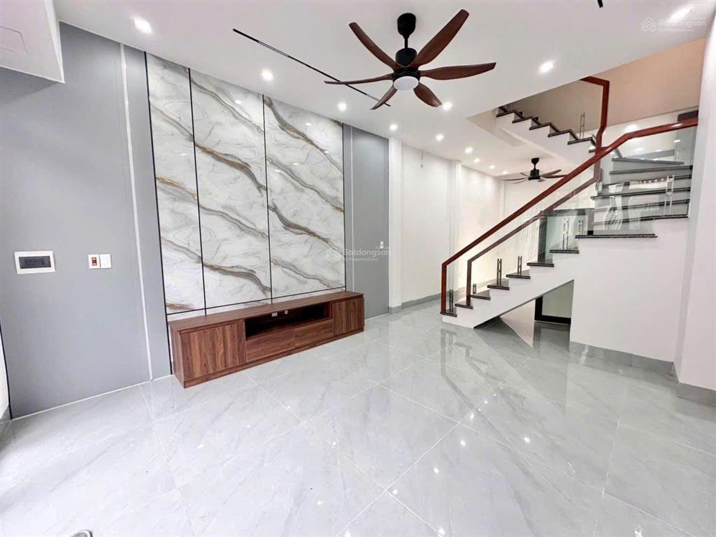 Nhà 4 tầng, cam lộ, hồng bàng ngõ ô tô, có nội thất chỉ 3,08 tỷ