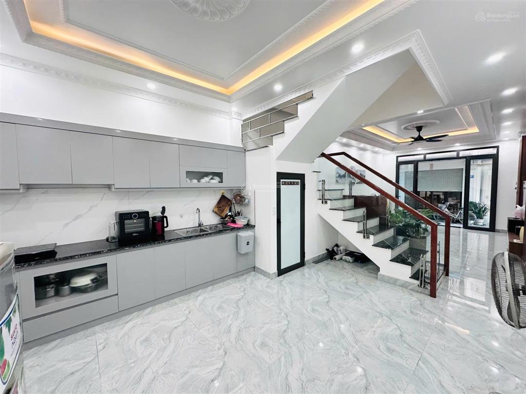 Nhà 3 tầng, hùng vương hồng bàng 50m2 gần trường chợ giá chỉ 2,9 tỷ