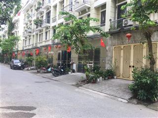 Bán bt liền kề kđt mới phú lương hà đông, gần khu vườn hồng, nhà đẹp full nội thất. giá 17,95 tỷ