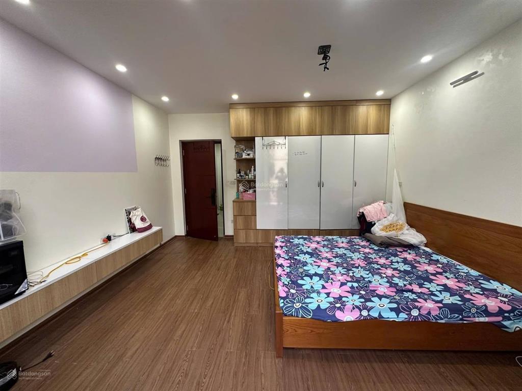 Bán bt liền kề kđt văn phú hà đông, gần cột đồng hồ lacasta. nhà đã hoàn thiện. giá 18,35 tỷ
