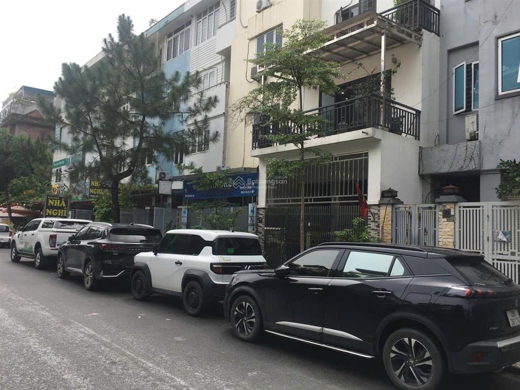 Bán liền kề kđt văn khê hà đông. vị trí kd đắc địa. giá nhỉnh 18 tỷ