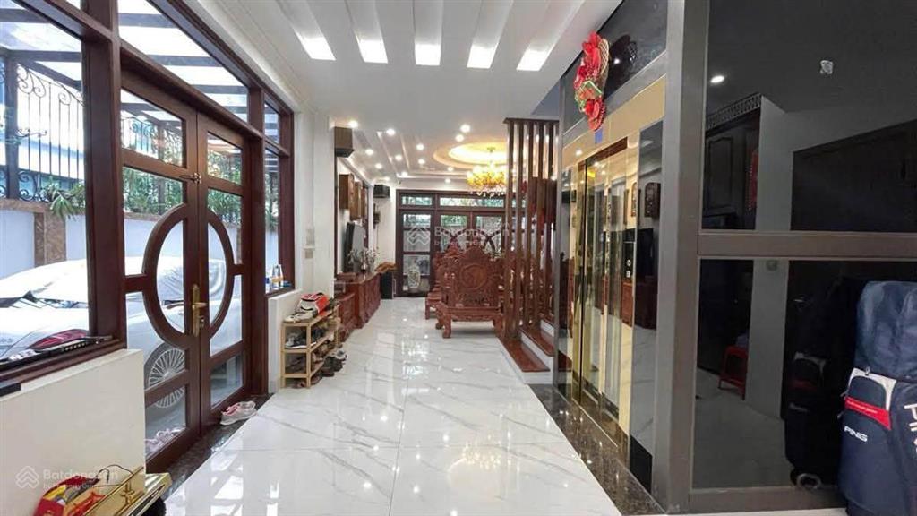 Biệt thự kđt dương nội, nhà có thang máy, sát đường lê quang đạo kéo dài. giá 42 tỷ
