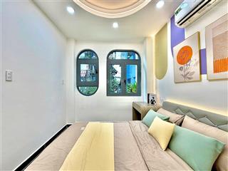 Nhà sát mặt tiền 4 tầng  khu vip 6.75 tỷ phú nhuận 4 tầng hẻm xe hơi thông thoáng 6.75 tỷ