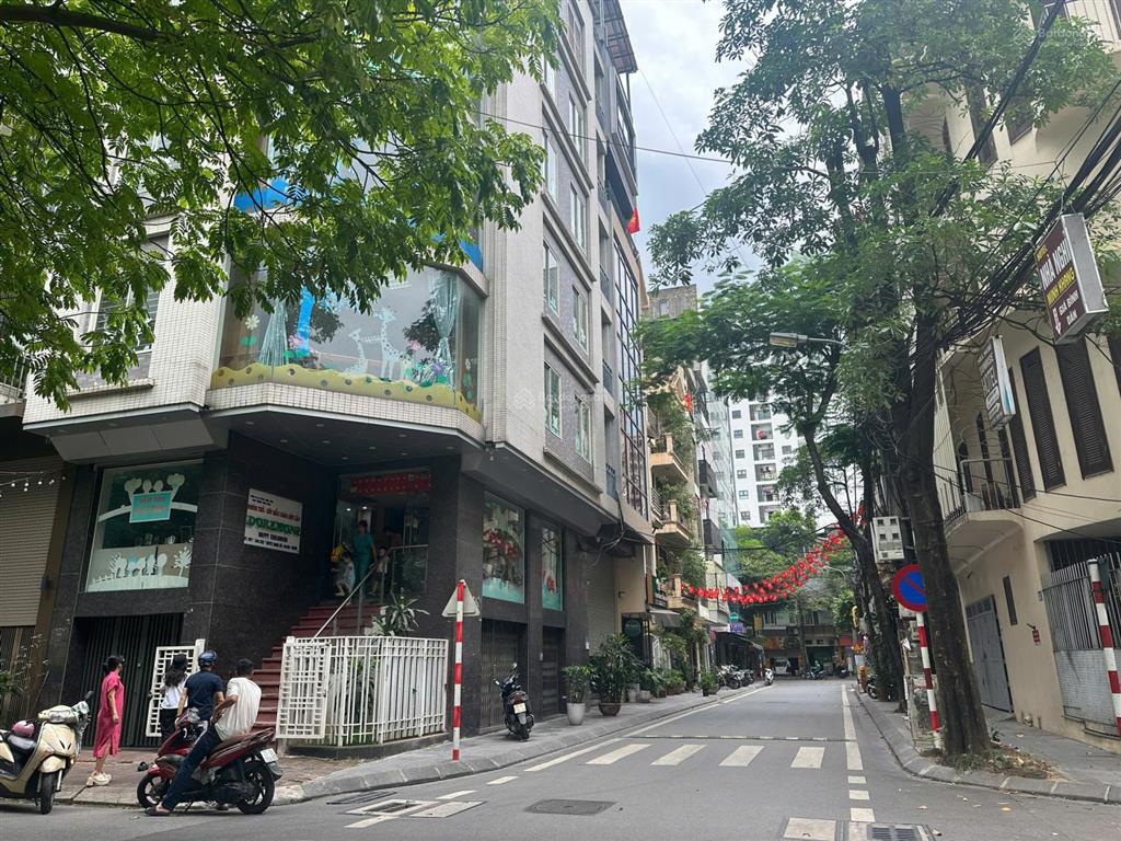 Chính chủ cần bán gấp nhà đường lê văn lương 85m2 mặt tiền 6.5m đường rộng thông thoáng giá 45 tỷ.