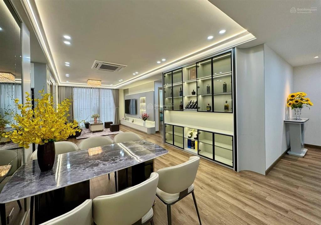 Chính chủ cần bán gấp căn hộ 107m2 lô góc tòa a1 vinhomes gardenia phố hàm nghi giá 11.9 tỷ