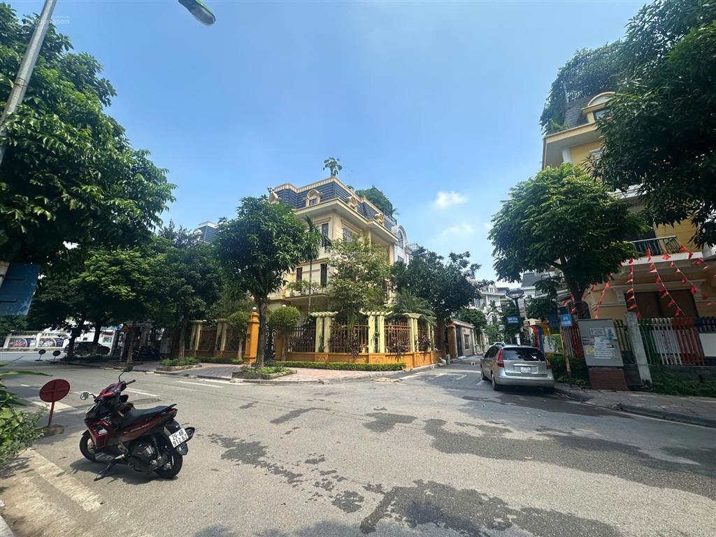 Cần bán gấp biệt thự 315m2 phố thành thái  khu đô thị dịch vọng, cạnh công viên cầu giấy giá 87 tỷ