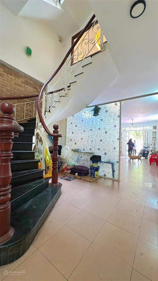 Bán nhà kdc cao lỗ, diện tích 4x20m, kết cấu 1 trệt 2 lầu và sân thượng