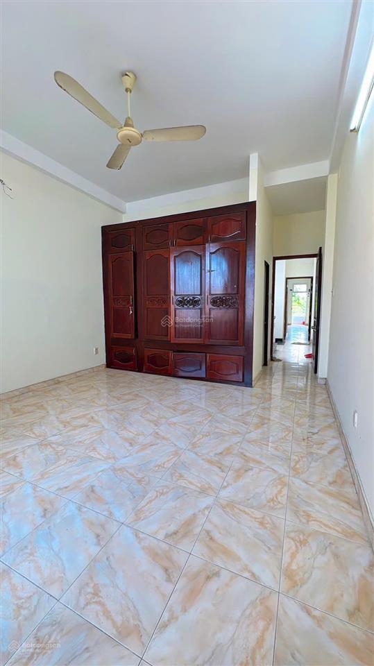 Bán nhà kdc cao lỗ, diện tích 4x20m, kết cấu 1 trệt 2 lầu và sân thượng