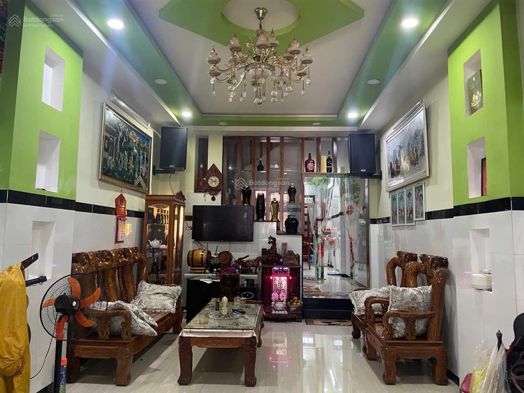Bán nhà kdc bình hưng, bình chánh, ngay bến xe quận 8 vào 500m