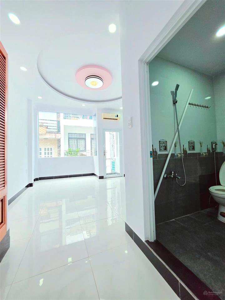 Bán nhà 3,7m dài 7m, 2 lầu, hẻm 258// đường bông sao p5q8
