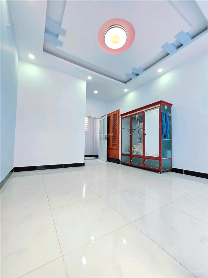 Bán nhà 3,7m dài 7m, 2 lầu, hẻm 258// đường bông sao p5q8