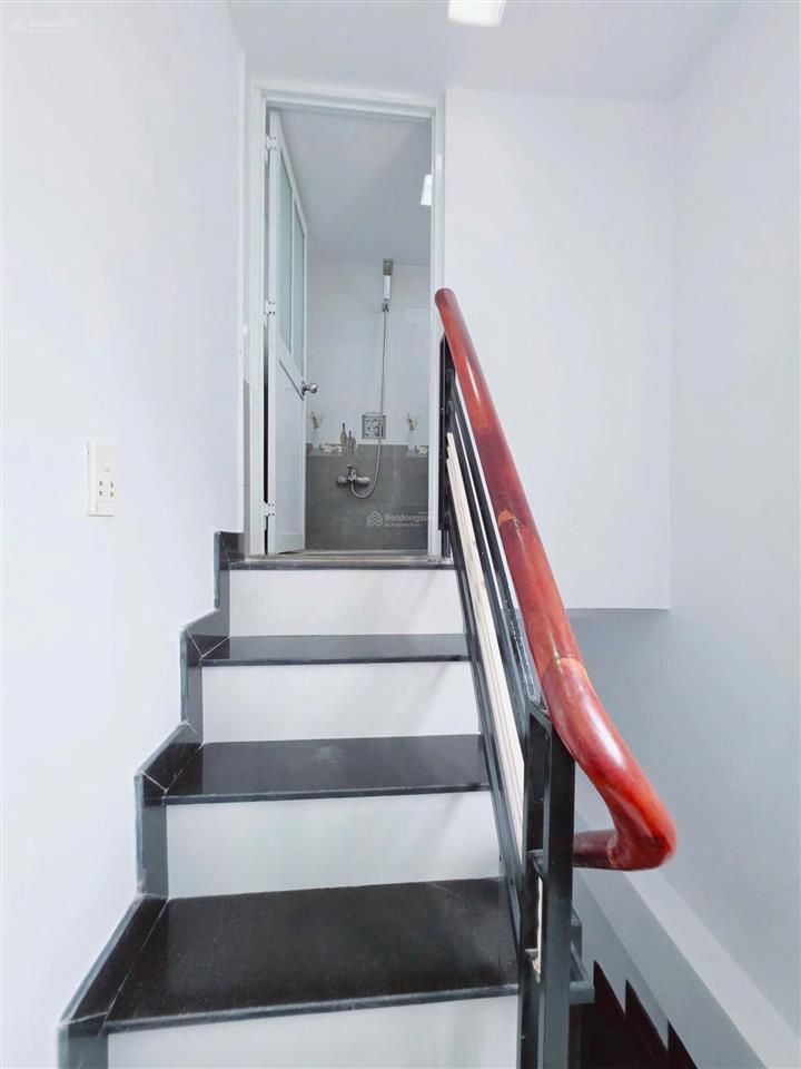 Bán nhà 3,7m dài 7m, 2 lầu, hẻm 258// đường bông sao p5q8