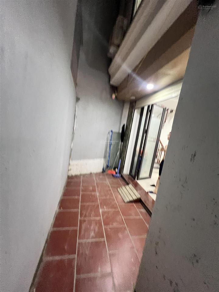Bán nhanh căn nhà đẹp ở luôn phố nhổn 46m2 x 5t 20m ra đường oto kđt sầm uất  giá 6.4 tỷ (có tl)