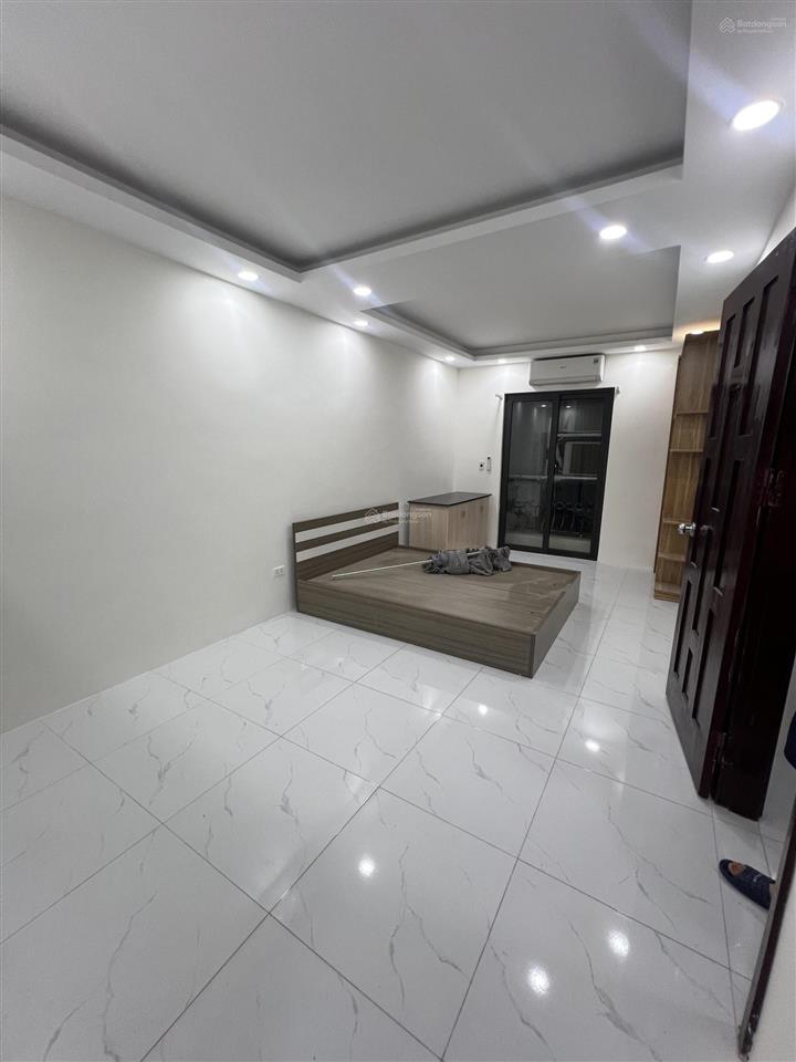 Bán nhanh căn nhà đẹp ở luôn phố nhổn 46m2 x 5t 20m ra đường oto kđt sầm uất  giá 6.4 tỷ (có tl)