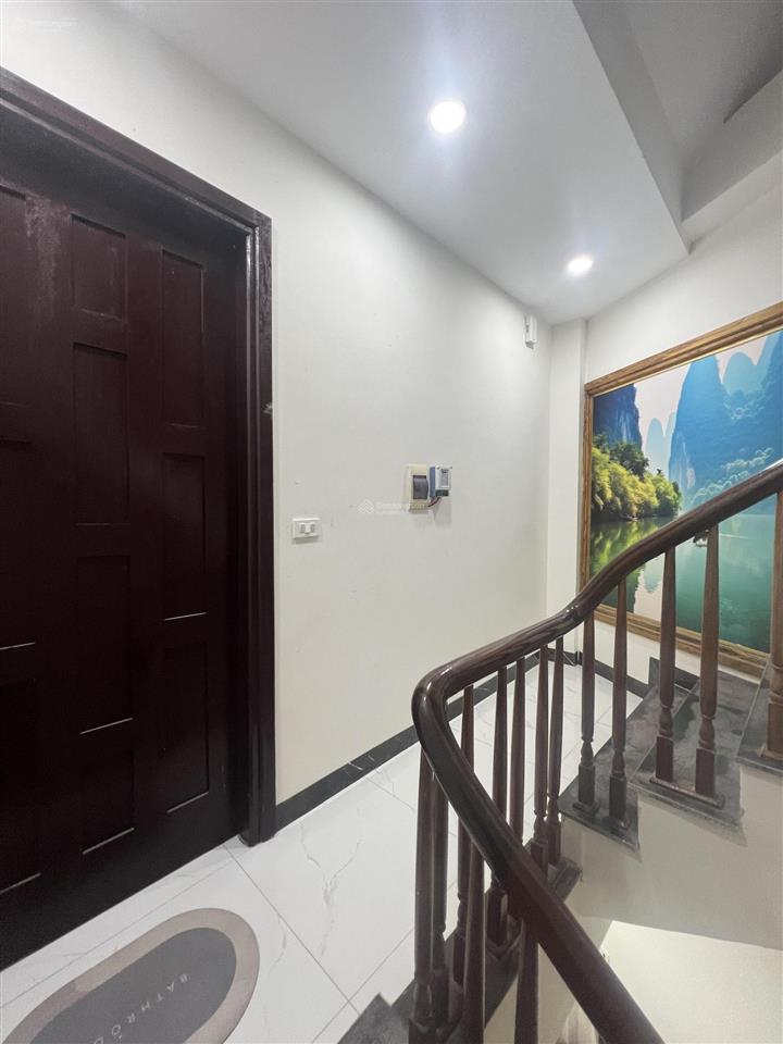 Bán nhanh căn nhà đẹp ở luôn phố nhổn 46m2 x 5t 20m ra đường oto kđt sầm uất  giá 6.4 tỷ (có tl)