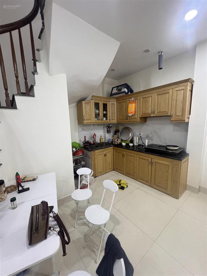 Bán nhanh căn nhà đẹp ở luôn phố nhổn 46m2 x 5t 20m ra đường oto kđt sầm uất  giá 6.4 tỷ (có tl)