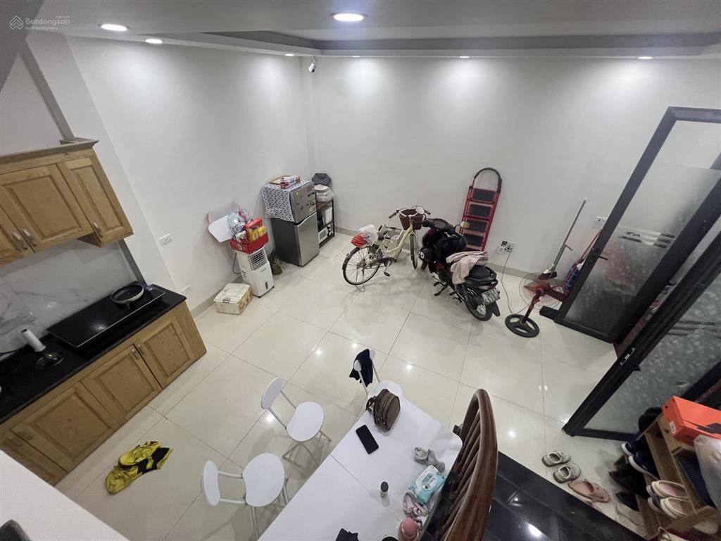 Bán nhanh căn nhà đẹp ở luôn phố nhổn 46m2 x 5t 20m ra đường oto kđt sầm uất  giá 6.4 tỷ (có tl)