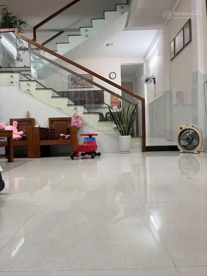 Cực rẻ mặt tiền ỷ lan nguyên phi 90m2 3 tầng chỉ 10 tỷ hơn