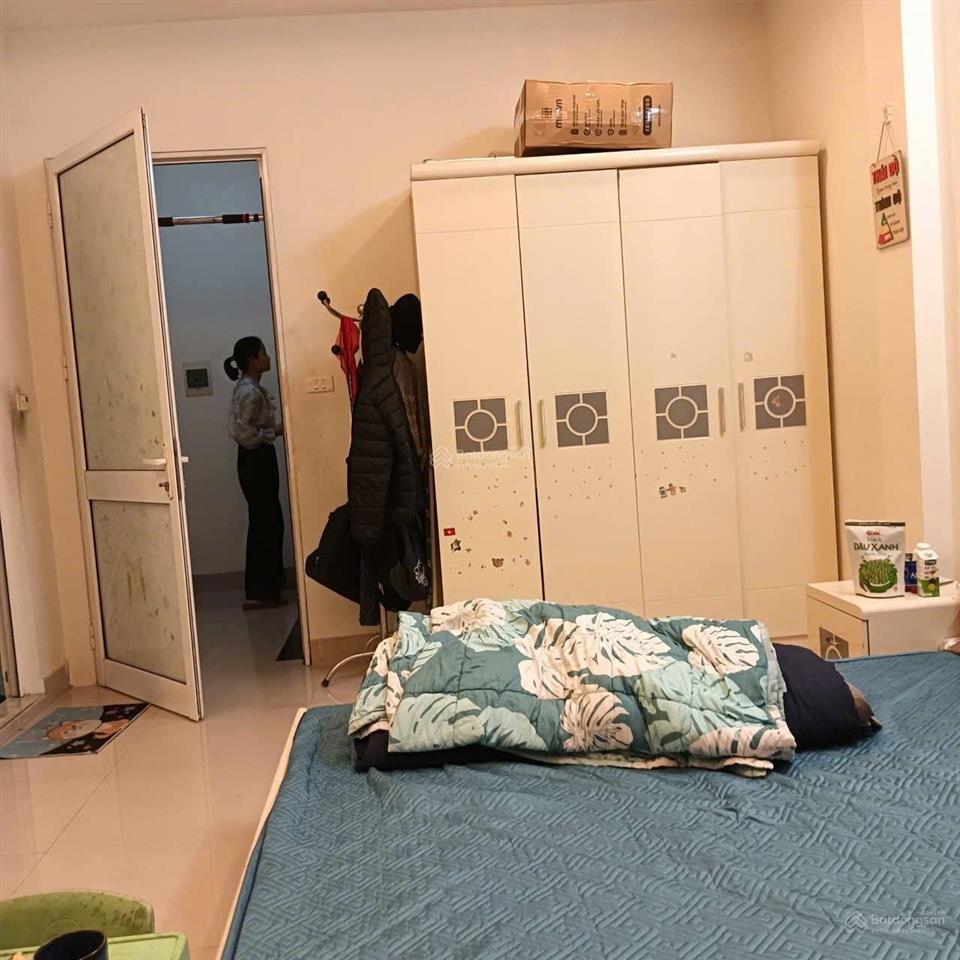 Bán nhà triều khúc. ngã 3 ngõ 300 nguyễn xiển. 40m2 xây 6t full nội thất. giá 6tỷ7.  0924 280 ***