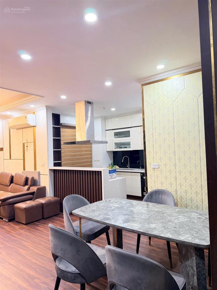 Chính chủ chuyển công tác cần bán gấp căn hộ ở sun square 3pn 2vs nội thất xịn sò giá 8.5tỷ rẻ đẹp
