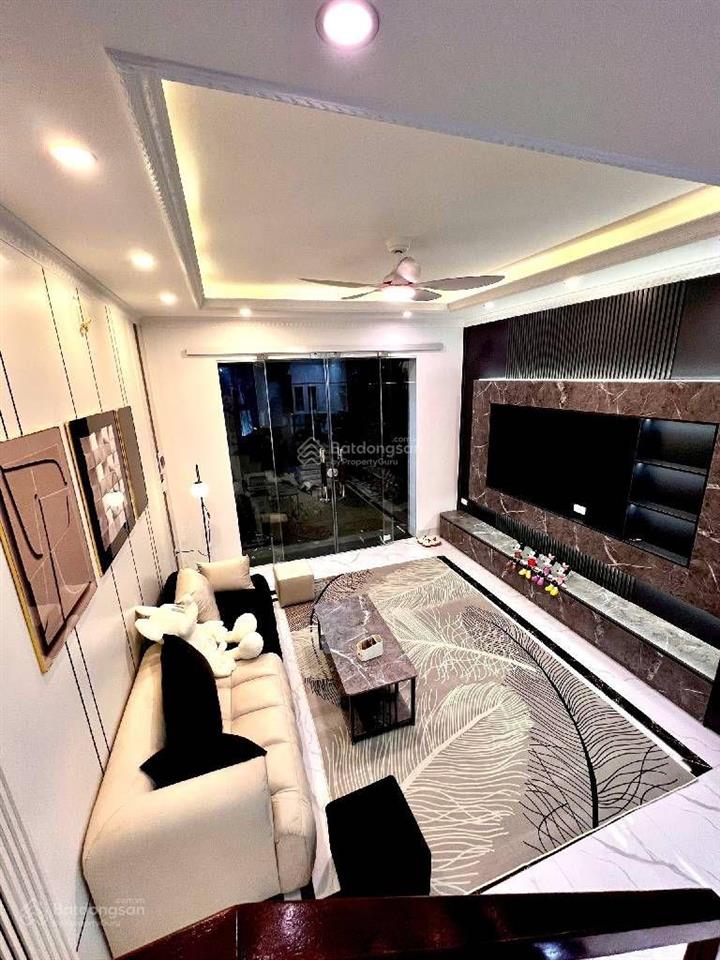 7tỷ hơn nhà xây mới full nt mt 4m phân lô ô tô đỗ cửa,rất gần tttm aeon,cầu vĩnh tuy,công viên