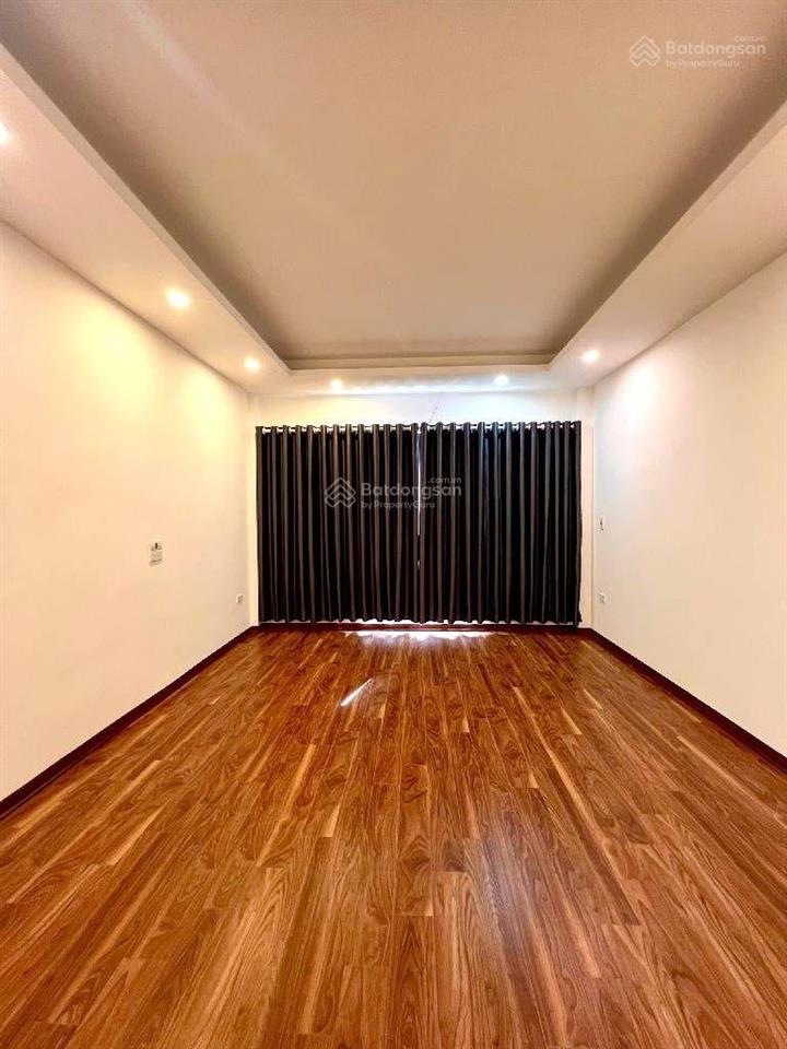 7tỷ hơn nhà xây mới full nt mt 4m phân lô ô tô đỗ cửa,rất gần tttm aeon,cầu vĩnh tuy,công viên