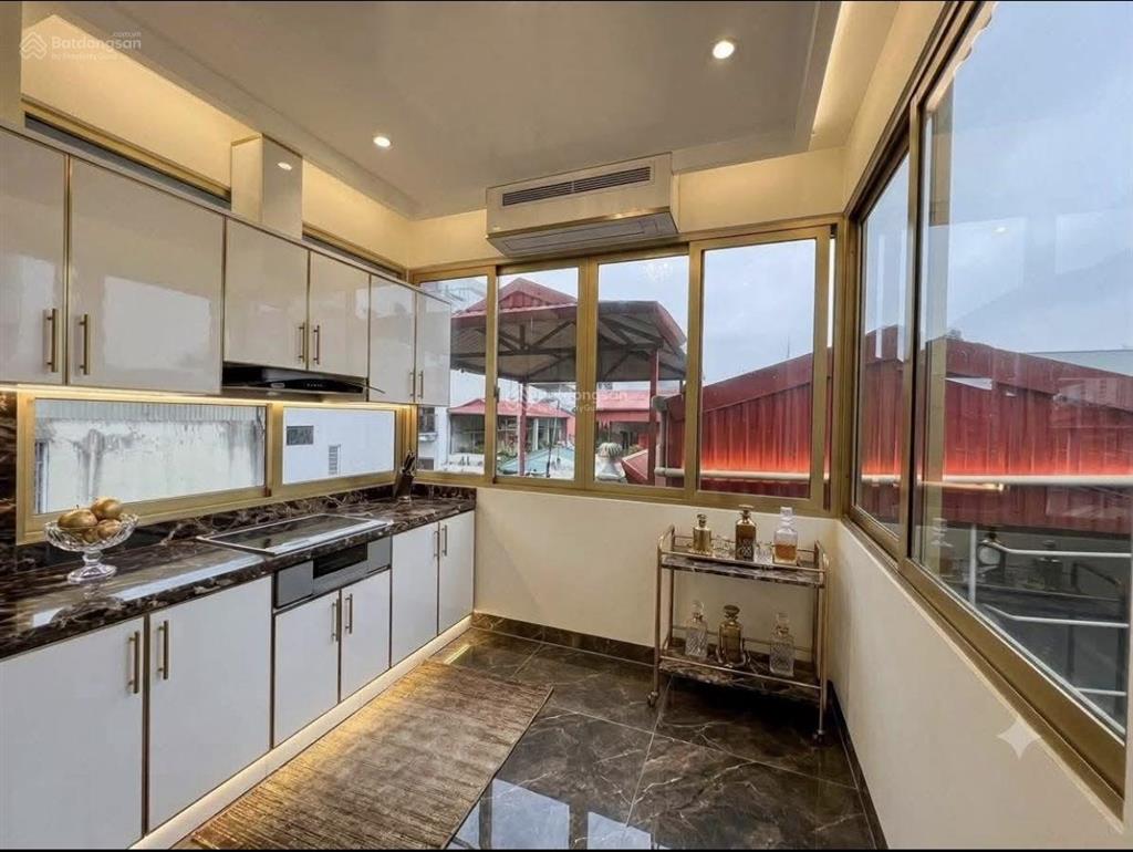 Giảm sốc 2 tỷ nhà 6 tầng thang máy thoáng sáng, ngõ ô tô, gần mặt phố,tôn đức thắng đống đa, sổ đẹp