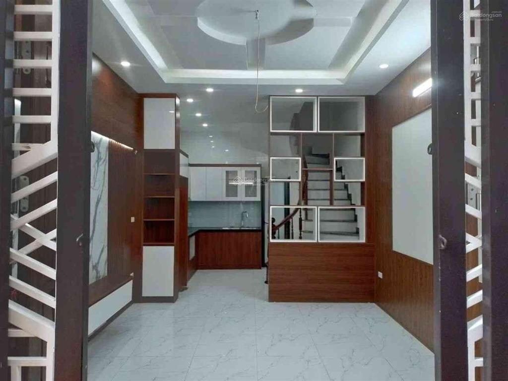 Bán nhà âu cơ 30m 5 tầng nhà mới koong