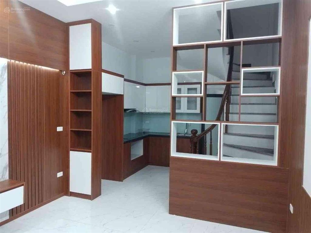 Bán nhà âu cơ 30m 5 tầng nhà mới koong
