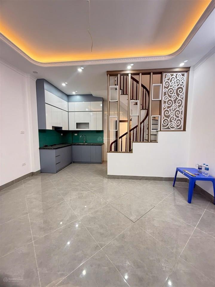 Nhà mới cầu diễn 5 tầng đẹp lung linh 5 m ra ô tô mặt tiền rộng sổ vuông đẹp diện tích 31m 8,6 tỉ