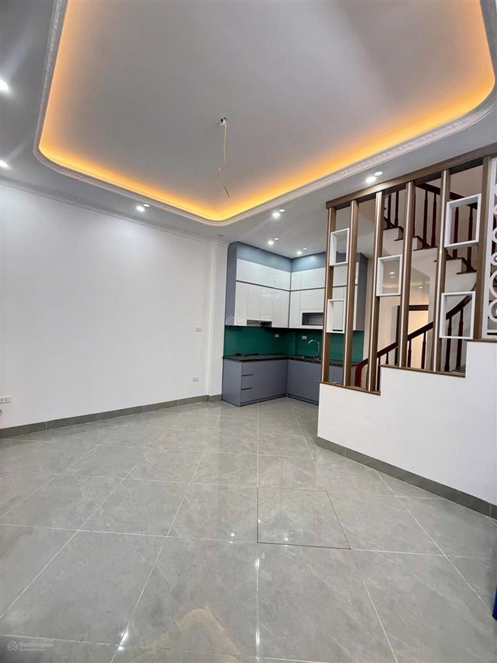 Nhà mới cầu diễn 5 tầng đẹp lung linh 5 m ra ô tô mặt tiền rộng sổ vuông đẹp diện tích 31m 8,6 tỉ