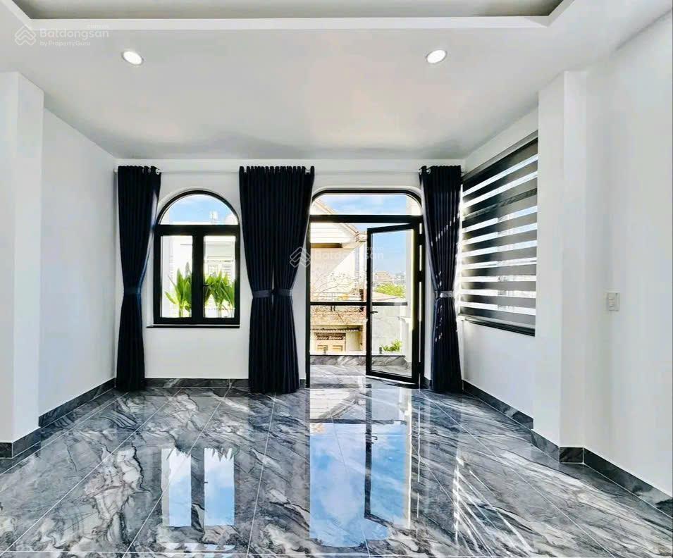 Bán nhà 75m2 đường nguyễn trọng tuyển phú nhuận, giá 2tỷ950, cho thuê 24tr, gần bệnh viện tâm anh