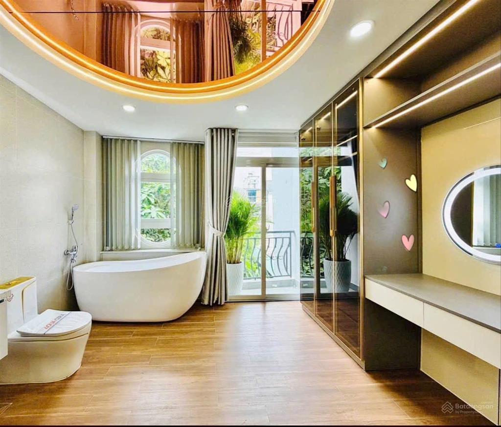 Bán nhà đẹp đường ôtô, lê đại hành  quận 11, cho thuê 22triệu, gần lotte mart